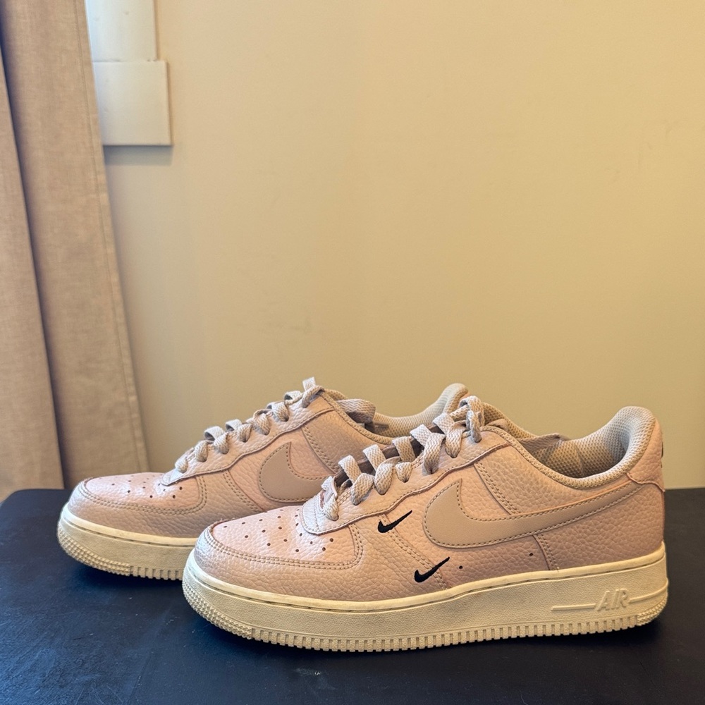 Nike Air Force 1 Light Pink Sneakers